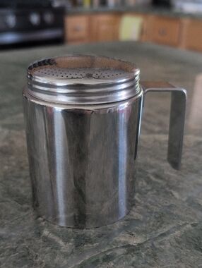 Stainless Steel Shaker with Handle - Silver